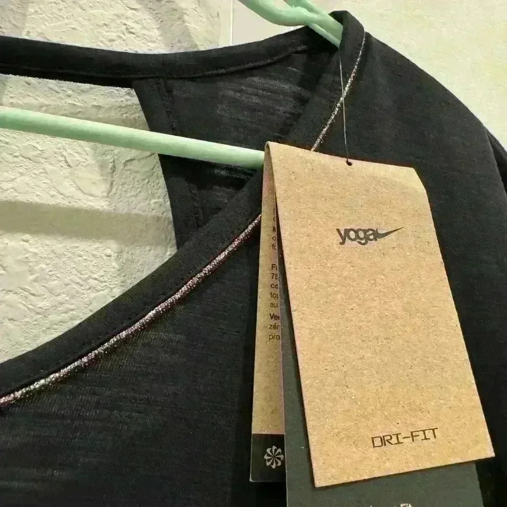 NWT NIKE Yoga Dri-FIT Metallic Trim Top Sz M or L